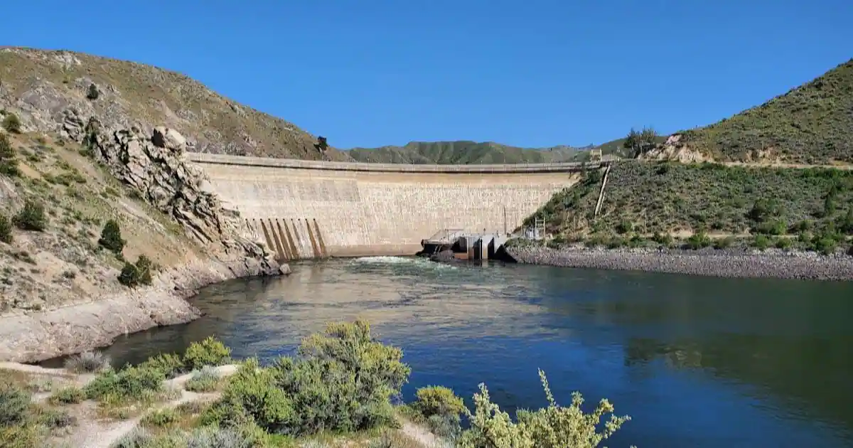 Top 5 Best Dams in Idaho (With Photos)